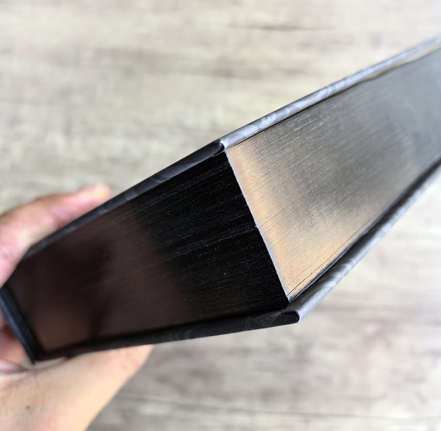 Sách phiên bản mạ vàng chữ ký áp dụng lá ba chiều để đặt cạnh
